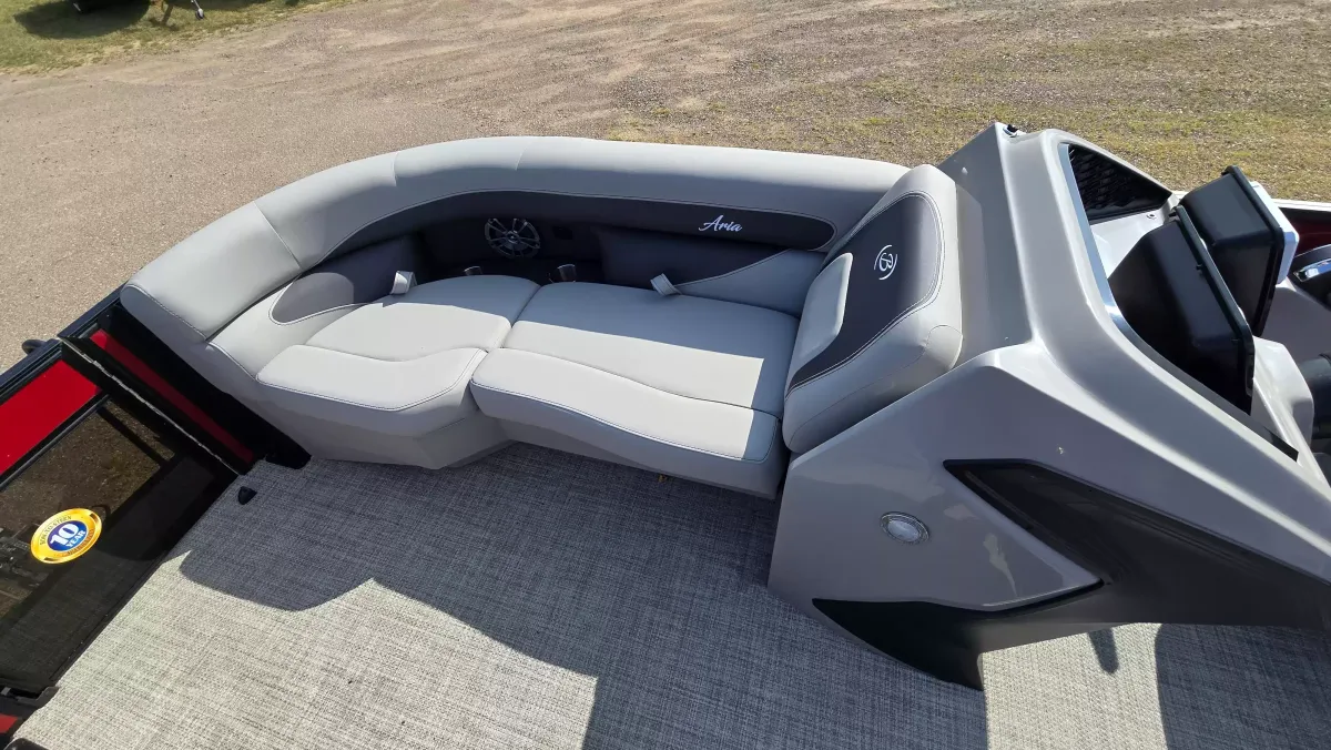 boat-carouselImage-image