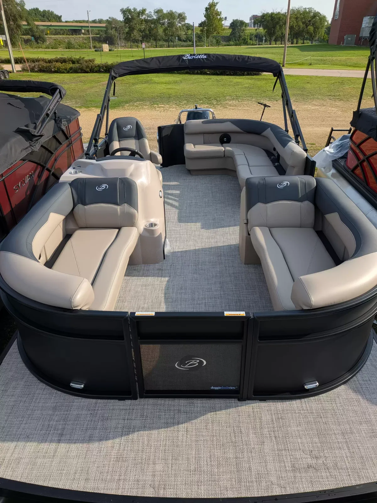 boat-carouselImage-image