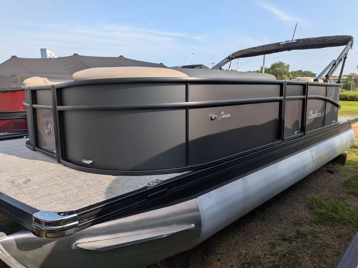 boat-carouselImage-image