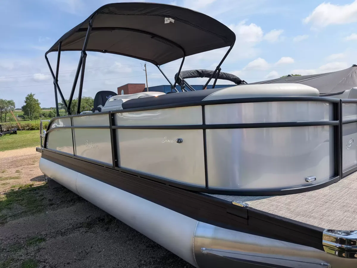boat-carouselImage-image