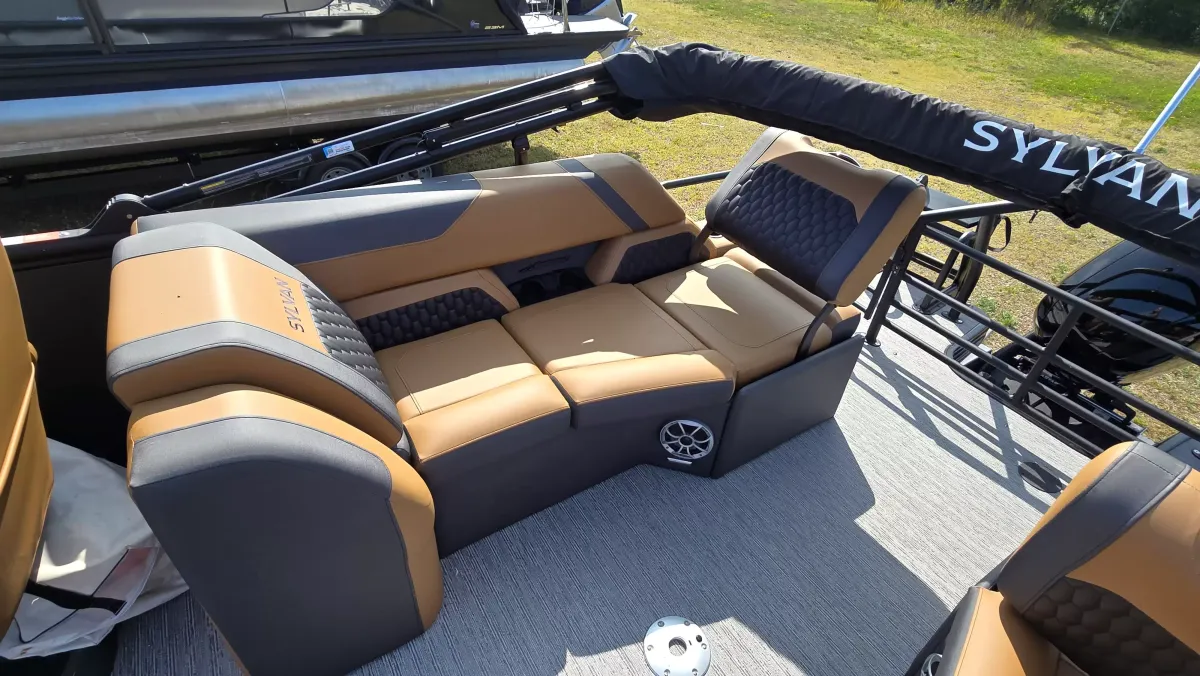 boat-carouselImage-image