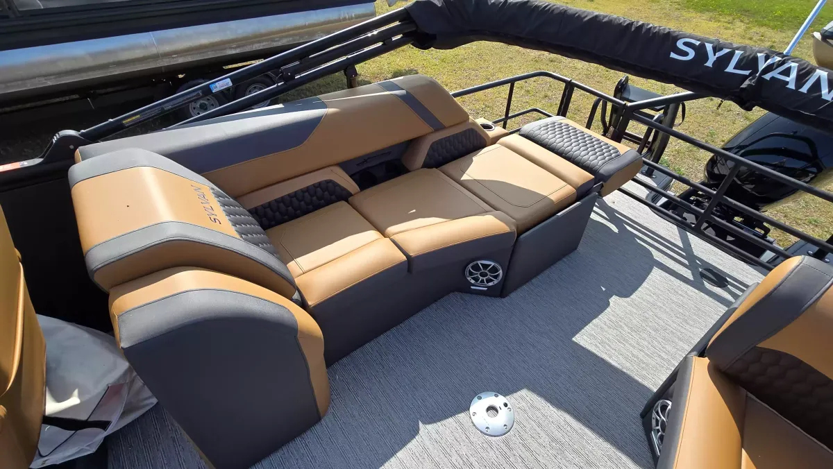 boat-carouselImage-image