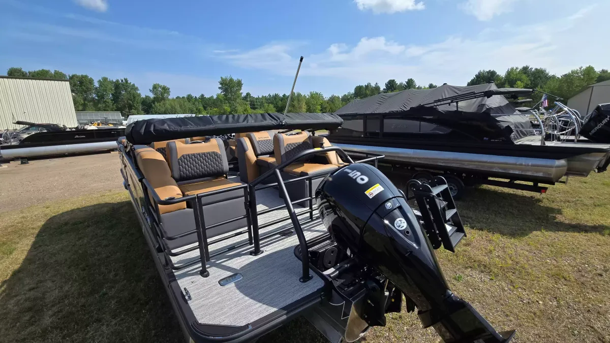 boat-carouselImage-image