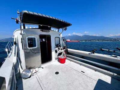 Pre-Owned 2016 Kingfisher 3025 for Sale | Vancouver, BC | M&P Yacht Centre | 6a868a78a0d2b2871103a861