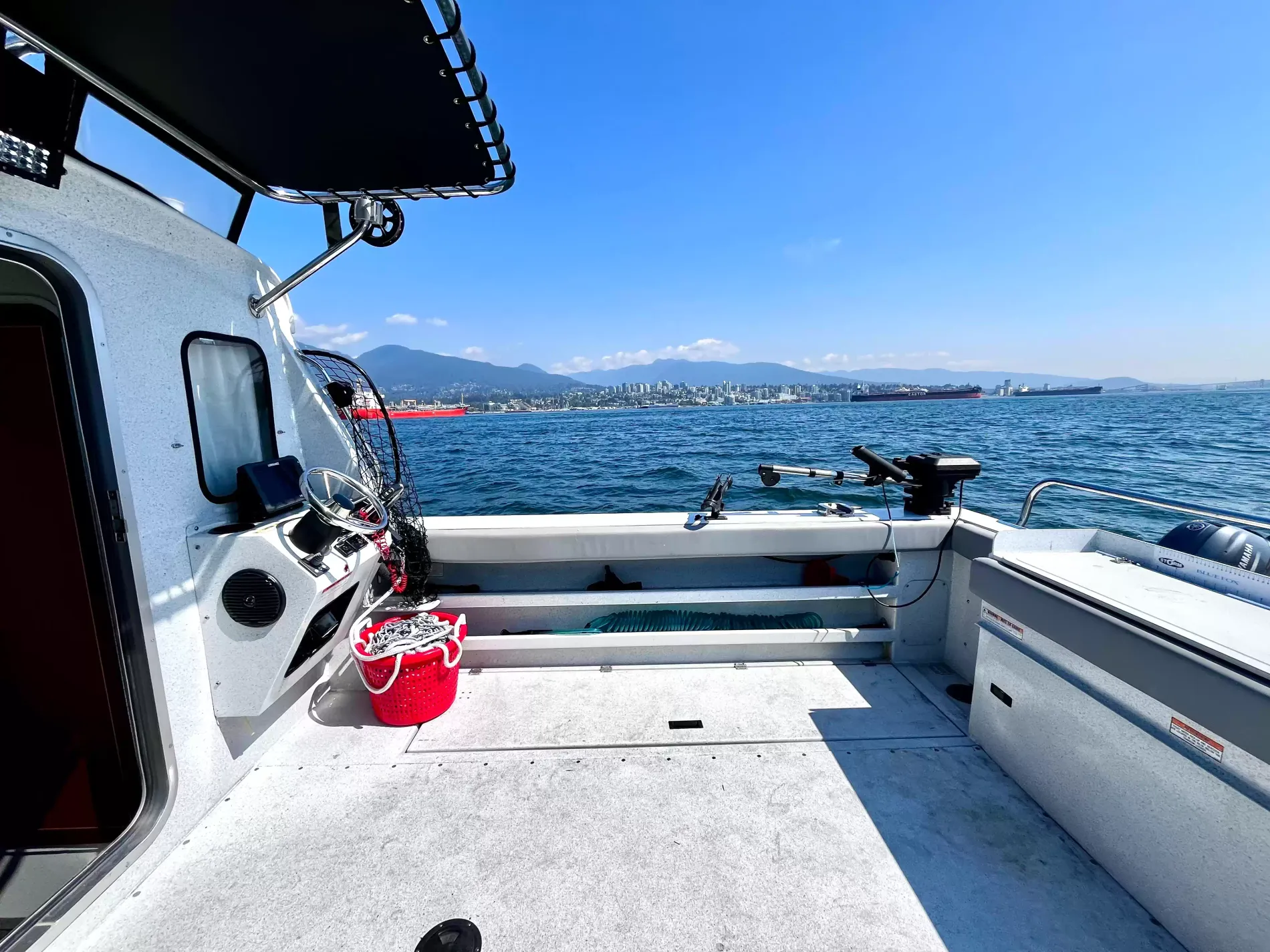 Pre-Owned 2016 Kingfisher 3025 for Sale | Vancouver, BC | M&P Yacht Centre | 6a868a78a0d2b2871103a861