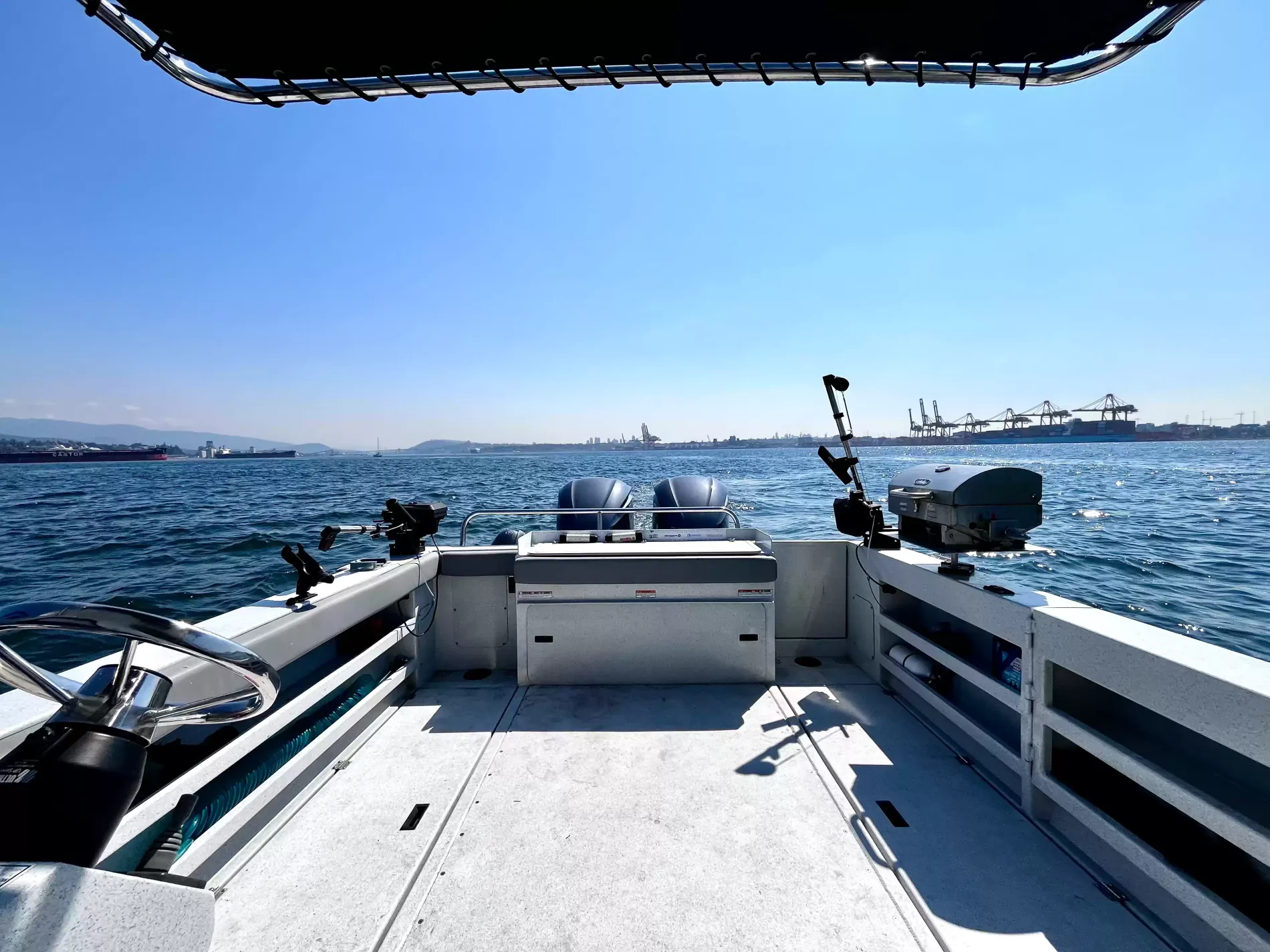 Pre-Owned 2016 Kingfisher 3025 for Sale | Vancouver, BC | M&P Yacht Centre | 6a868a78a0d2b2871103a861