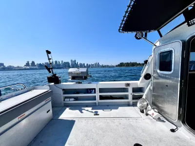 Pre-Owned 2016 Kingfisher 3025 for Sale | Vancouver, BC | M&P Yacht Centre | 6a868a78a0d2b2871103a861