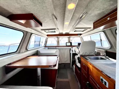 Pre-Owned 2016 Kingfisher 3025 for Sale | Vancouver, BC | M&P Yacht Centre | 6a868a78a0d2b2871103a861