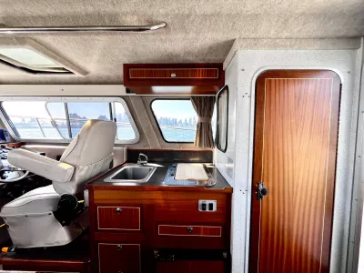 Pre-Owned 2016 Kingfisher 3025 for Sale | Vancouver, BC | M&P Yacht Centre | 6a868a78a0d2b2871103a861