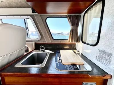 Pre-Owned 2016 Kingfisher 3025 for Sale | Vancouver, BC | M&P Yacht Centre | 6a868a78a0d2b2871103a861