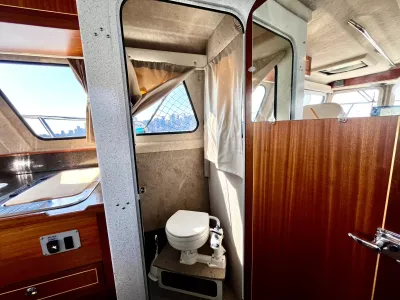 Pre-Owned 2016 Kingfisher 3025 for Sale | Vancouver, BC | M&P Yacht Centre | 6a868a78a0d2b2871103a861