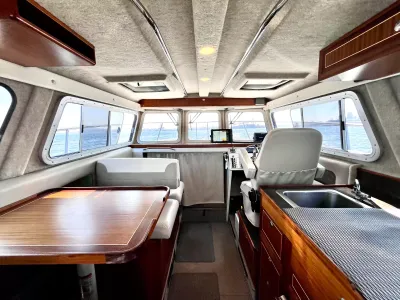 Pre-Owned 2016 Kingfisher 3025 for Sale | Vancouver, BC | M&P Yacht Centre | 6a868a78a0d2b2871103a861