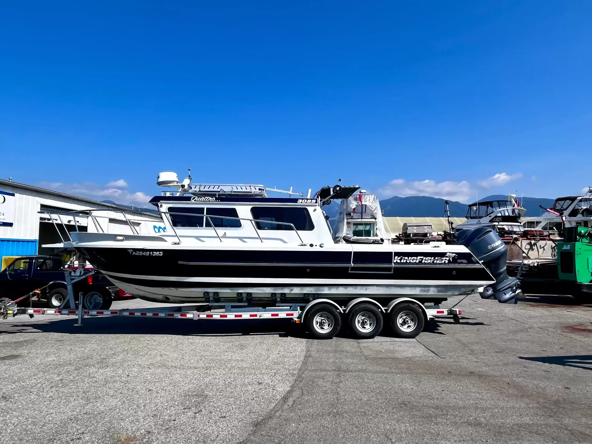 Pre-Owned 2016 Kingfisher 3025 for Sale | Vancouver, BC | M&P Yacht Centre | 6a868a78a0d2b2871103a861