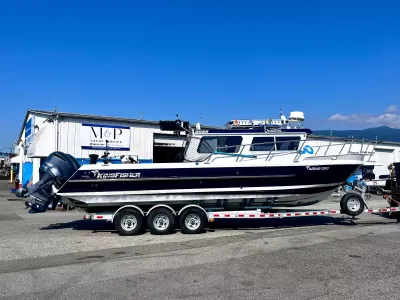 Pre-Owned 2016 Kingfisher 3025 for Sale | Vancouver, BC | M&P Yacht Centre | 6a868a78a0d2b2871103a861