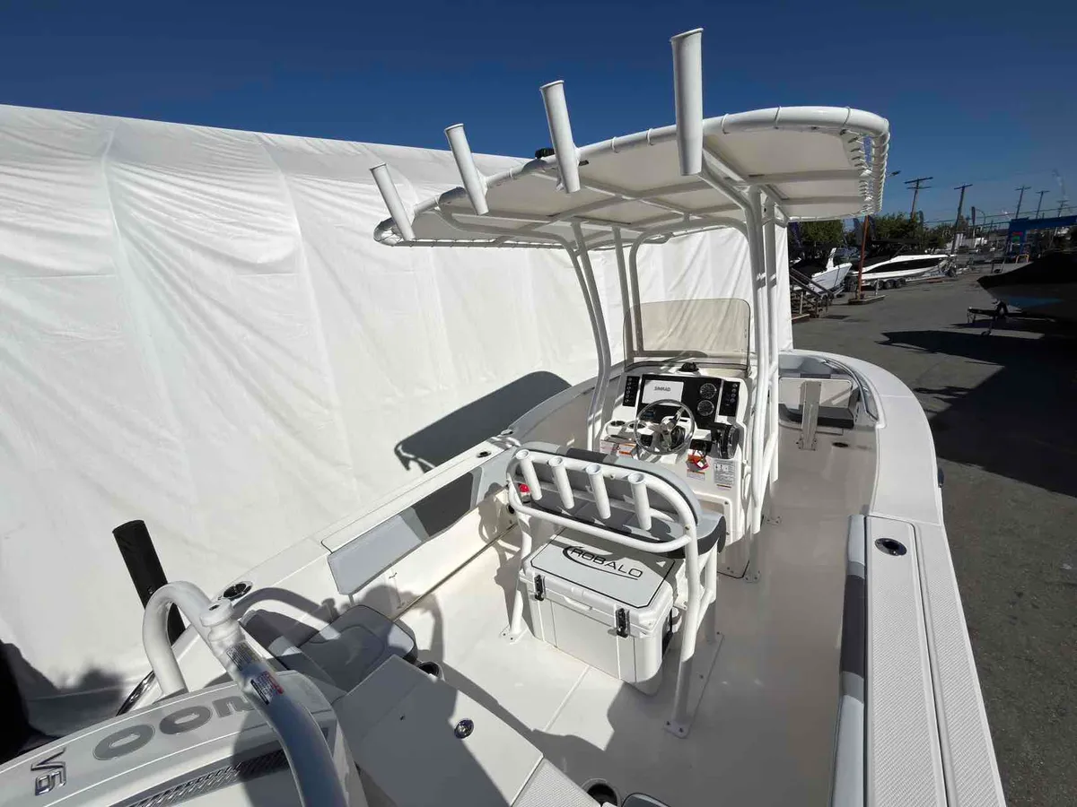 2027 Robalo R200-6