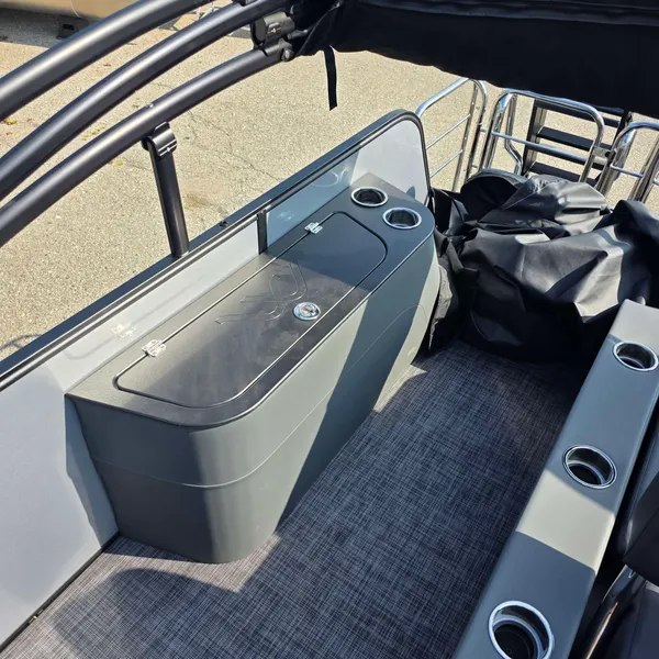boat-detail-slider-thumb-11
