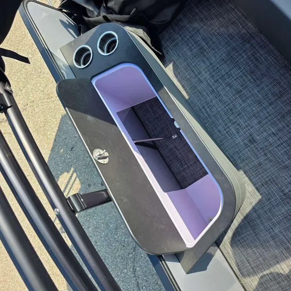 boat-detail-slider-thumb-12