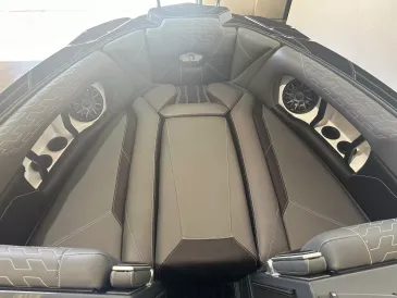 2027 Centurion RI245 -9