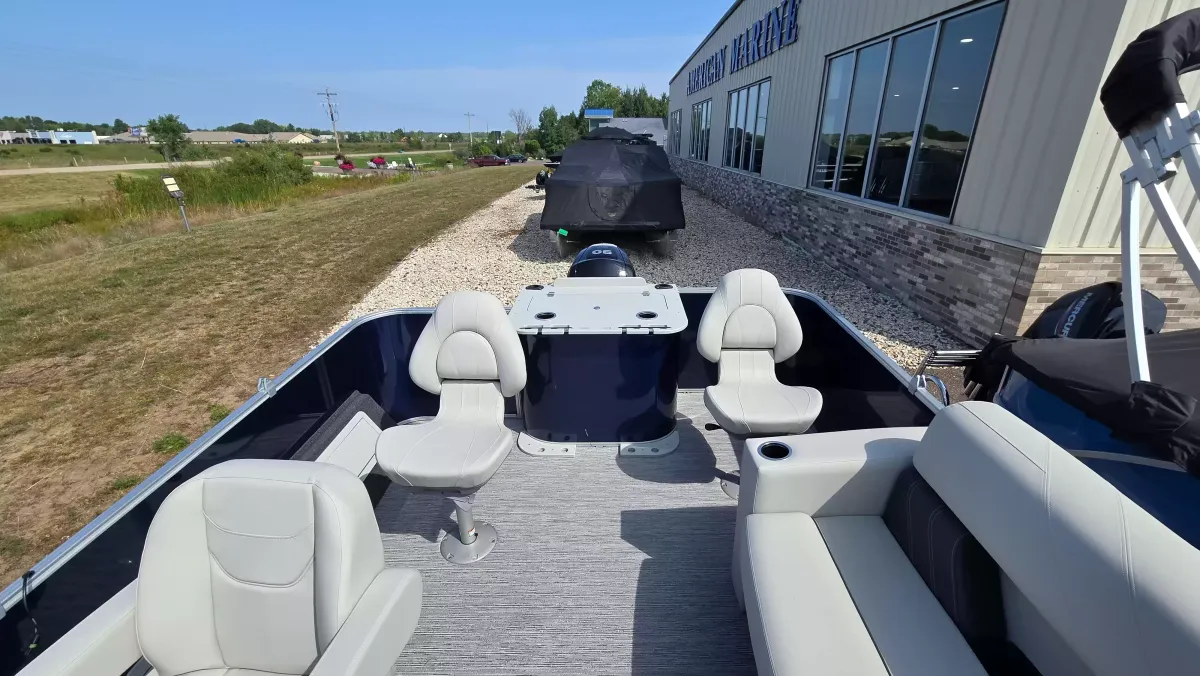 boat-carouselImage-image