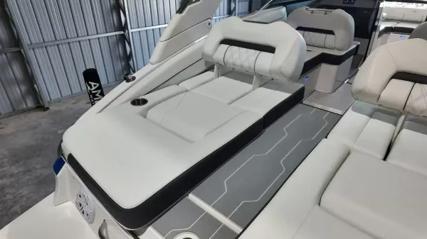 2027 Regal LS4 Surf-81