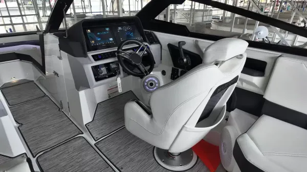 2026 Cobalt R4 Surf-15