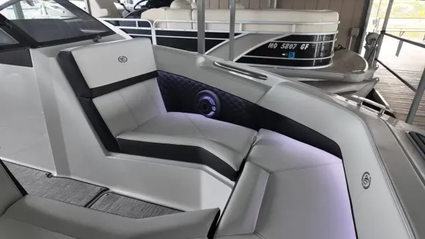 2026 Cobalt R4 Surf-6