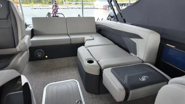2027 Barletta Cabrio 22U-38