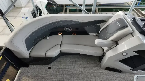 2027 Barletta Cabrio 22U-12