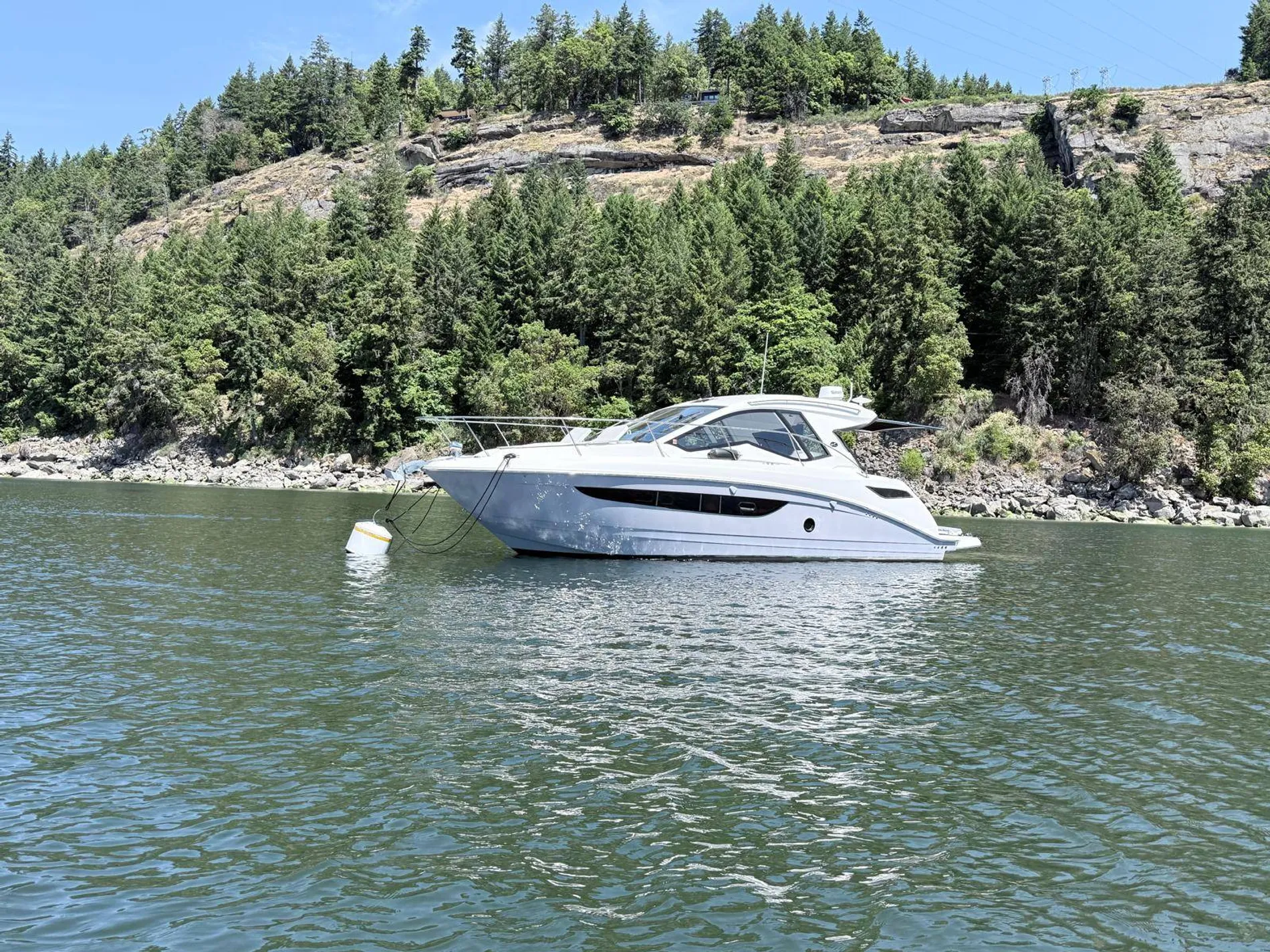 Pre-Owned 2018 Sea ray Sundancer 350 Coupe for Sale | Vancouver, BC | M&P Yacht Centre | 6a7bff4a7dff9dfbb50888a8