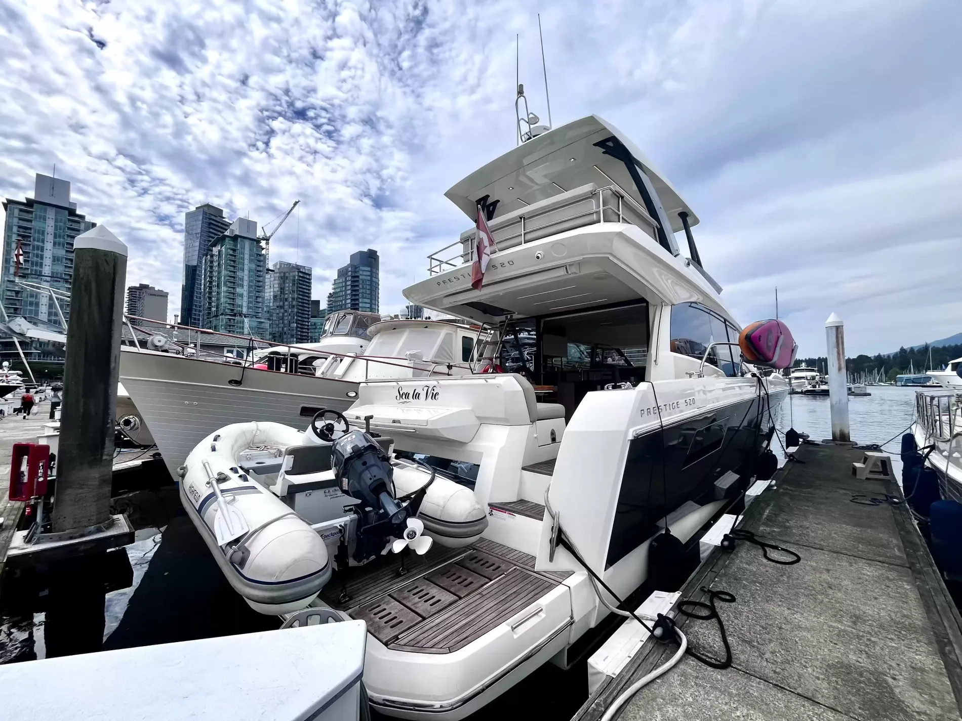 Pre-Owned 2021 Prestige yachts 520 Fly for Sale | Vancouver, BC | M&P Yacht Centre | 6a89202d2ef704f9af004a81