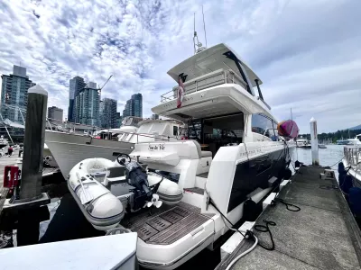 Pre-Owned 2021 Prestige yachts 520 Fly for Sale | Vancouver, BC | M&P Yacht Centre | 6a89202d2ef704f9af004a81