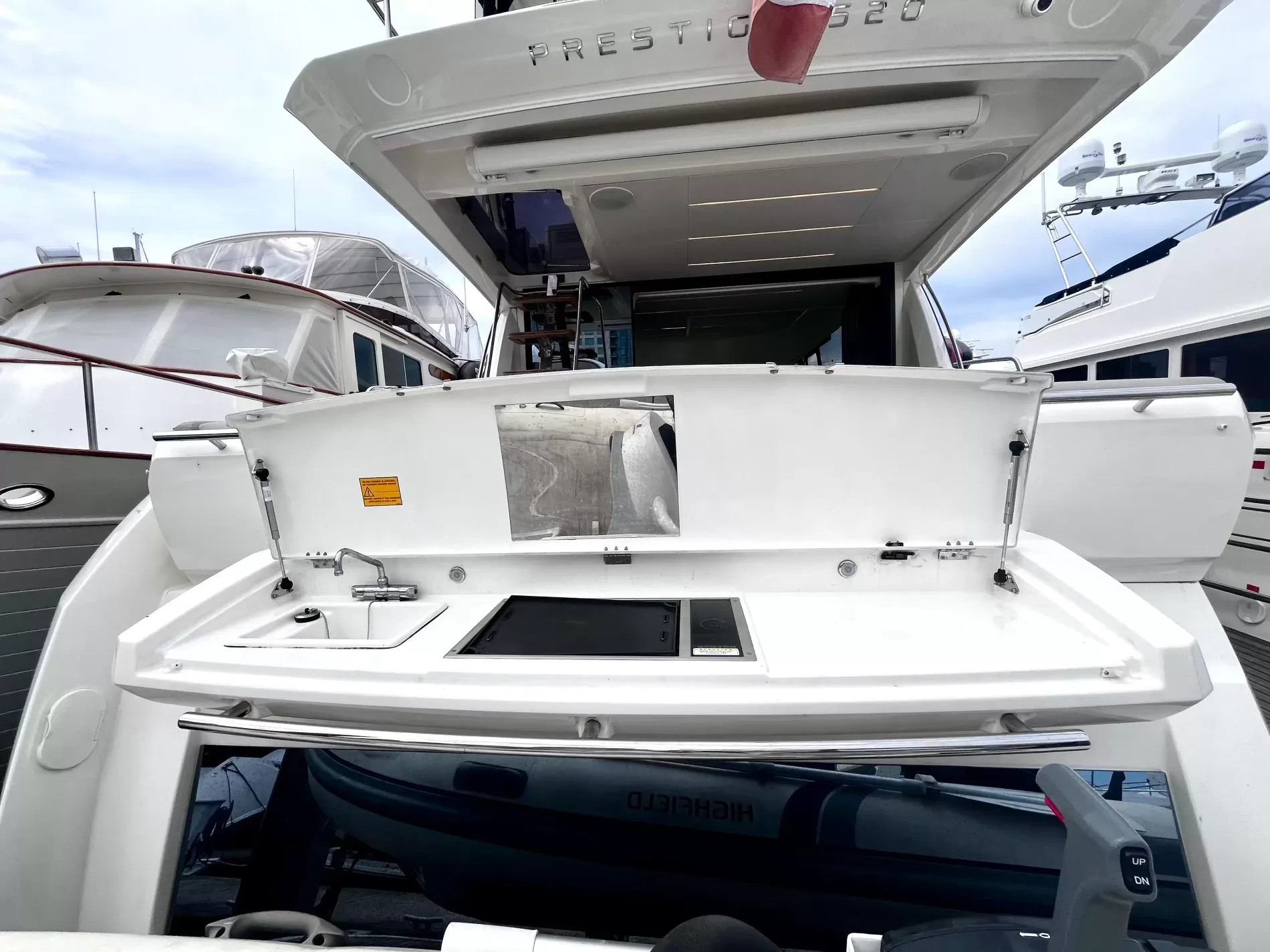 Pre-Owned 2021 Prestige yachts 520 Fly for Sale | Vancouver, BC | M&P Yacht Centre | 6a89202d2ef704f9af004a81
