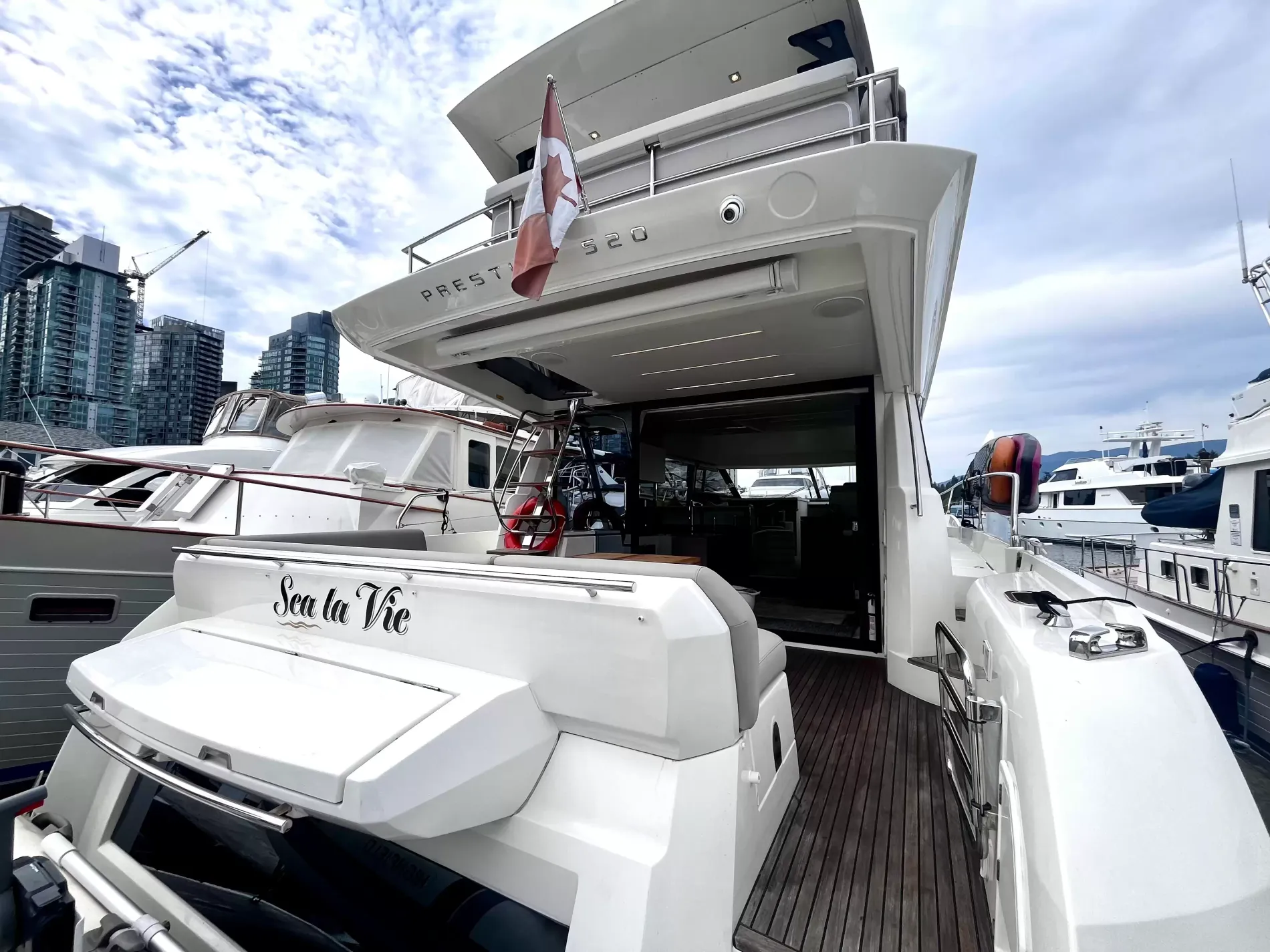 Pre-Owned 2021 Prestige yachts 520 Fly for Sale | Vancouver, BC | M&P Yacht Centre | 6a89202d2ef704f9af004a81