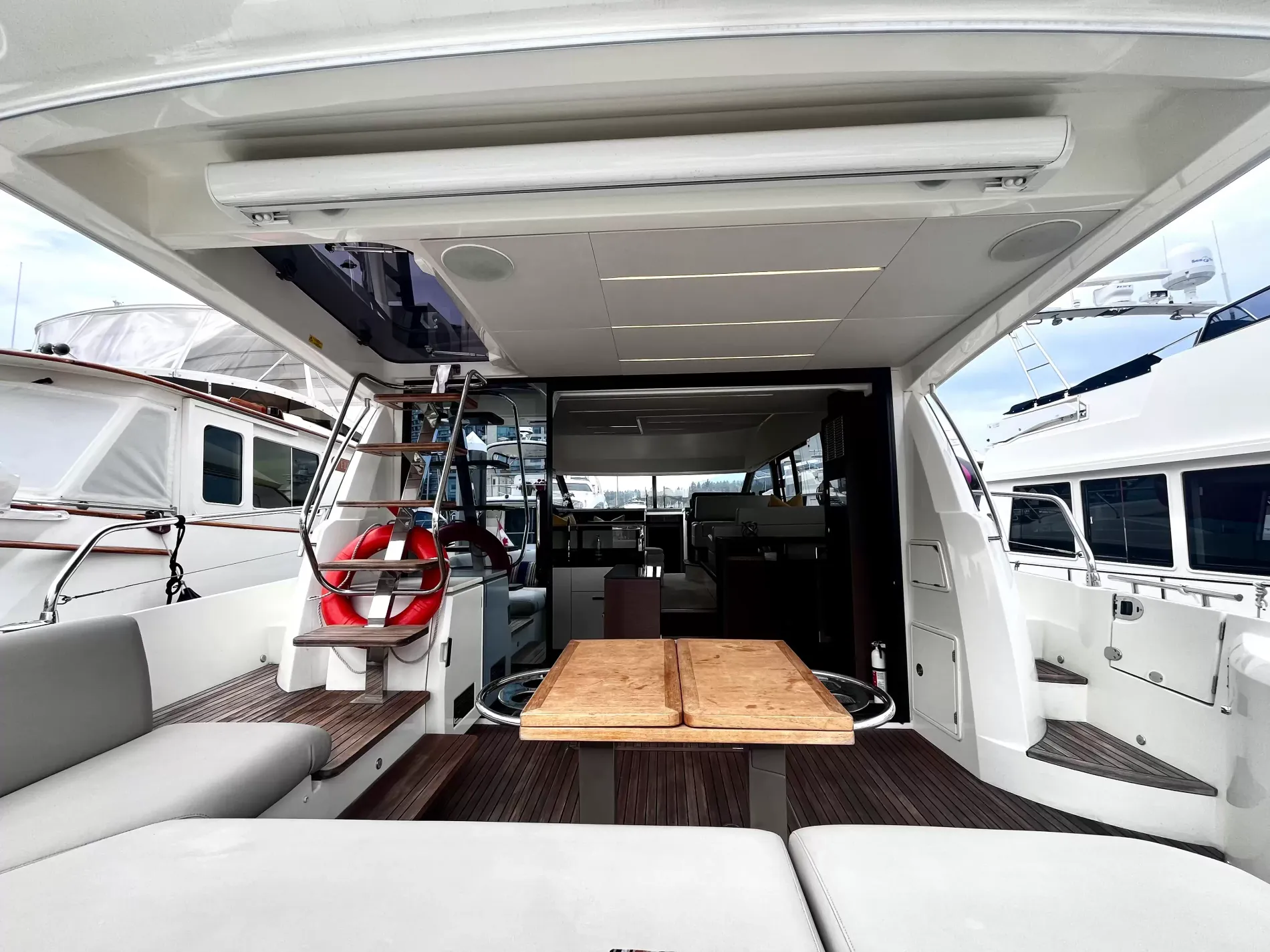 Pre-Owned 2021 Prestige yachts 520 Fly for Sale | Vancouver, BC | M&P Yacht Centre | 6a89202d2ef704f9af004a81