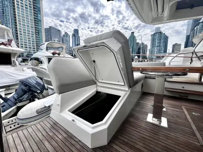Pre-Owned 2021 Prestige yachts 520 Fly for Sale | Vancouver, BC | M&P Yacht Centre | 6a89202d2ef704f9af004a81