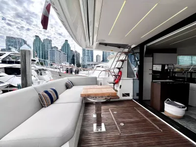 Pre-Owned 2021 Prestige yachts 520 Fly for Sale | Vancouver, BC | M&P Yacht Centre | 6a89202d2ef704f9af004a81