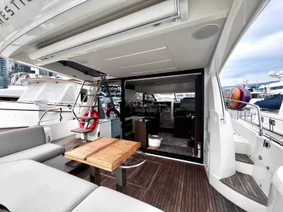 Pre-Owned 2021 Prestige yachts 520 Fly for Sale | Vancouver, BC | M&P Yacht Centre | 6a89202d2ef704f9af004a81