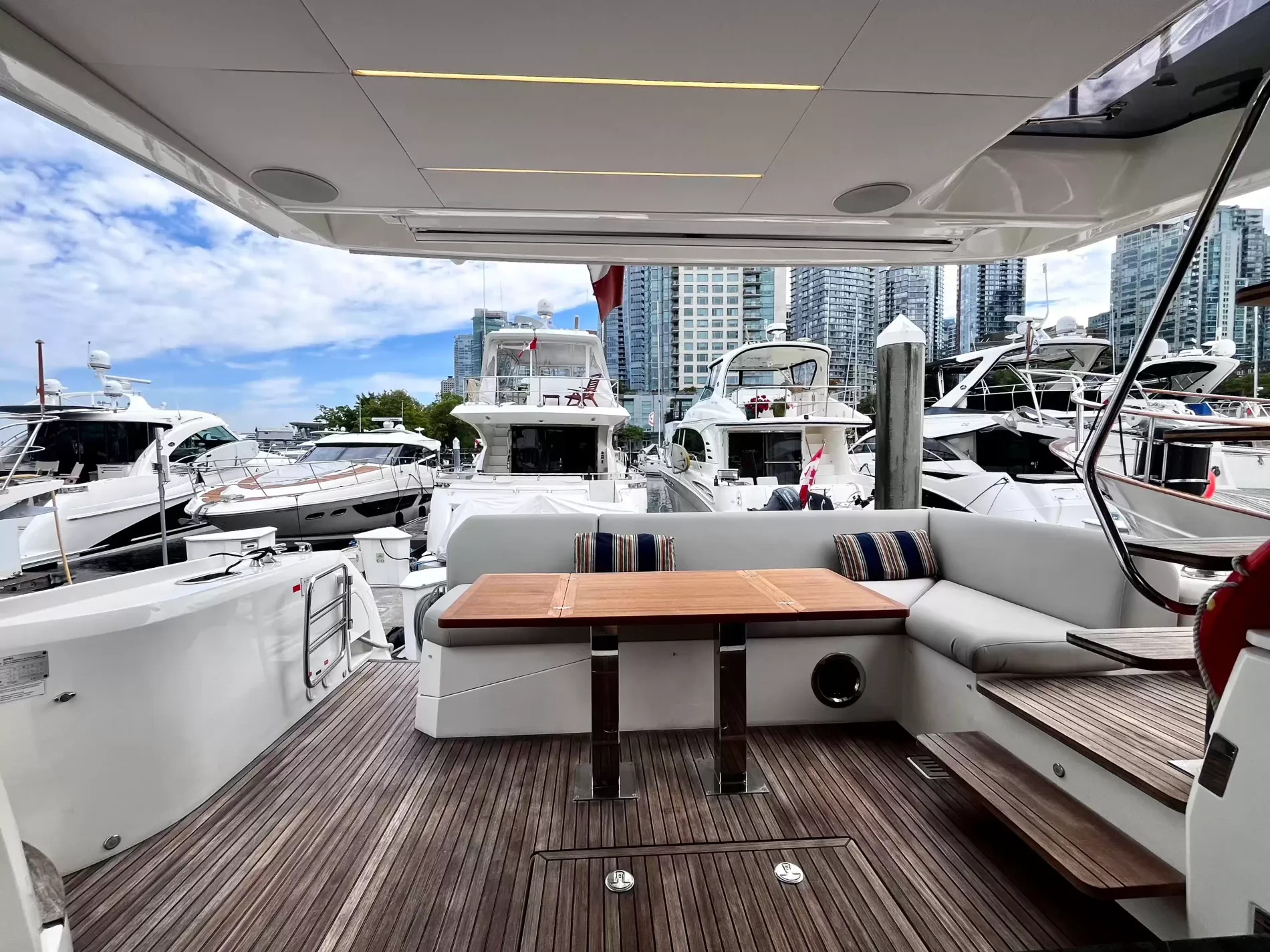 Pre-Owned 2021 Prestige yachts 520 Fly for Sale | Vancouver, BC | M&P Yacht Centre | 6a89202d2ef704f9af004a81