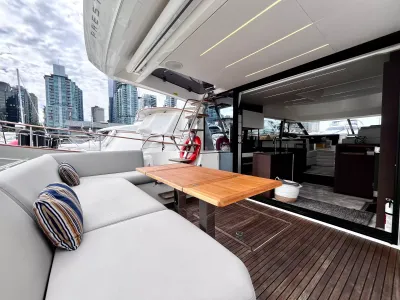 Pre-Owned 2021 Prestige yachts 520 Fly for Sale | Vancouver, BC | M&P Yacht Centre | 6a89202d2ef704f9af004a81