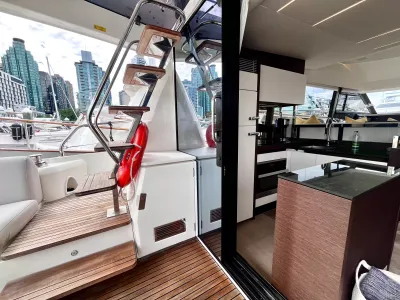Pre-Owned 2021 Prestige yachts 520 Fly for Sale | Vancouver, BC | M&P Yacht Centre | 6a89202d2ef704f9af004a81