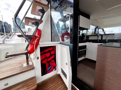 Pre-Owned 2021 Prestige yachts 520 Fly for Sale | Vancouver, BC | M&P Yacht Centre | 6a89202d2ef704f9af004a81