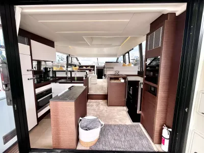 Pre-Owned 2021 Prestige yachts 520 Fly for Sale | Vancouver, BC | M&P Yacht Centre | 6a89202d2ef704f9af004a81