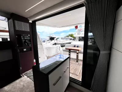 Pre-Owned 2021 Prestige yachts 520 Fly for Sale | Vancouver, BC | M&P Yacht Centre | 6a89202d2ef704f9af004a81