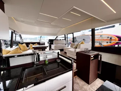 Pre-Owned 2021 Prestige yachts 520 Fly for Sale | Vancouver, BC | M&P Yacht Centre | 6a89202d2ef704f9af004a81