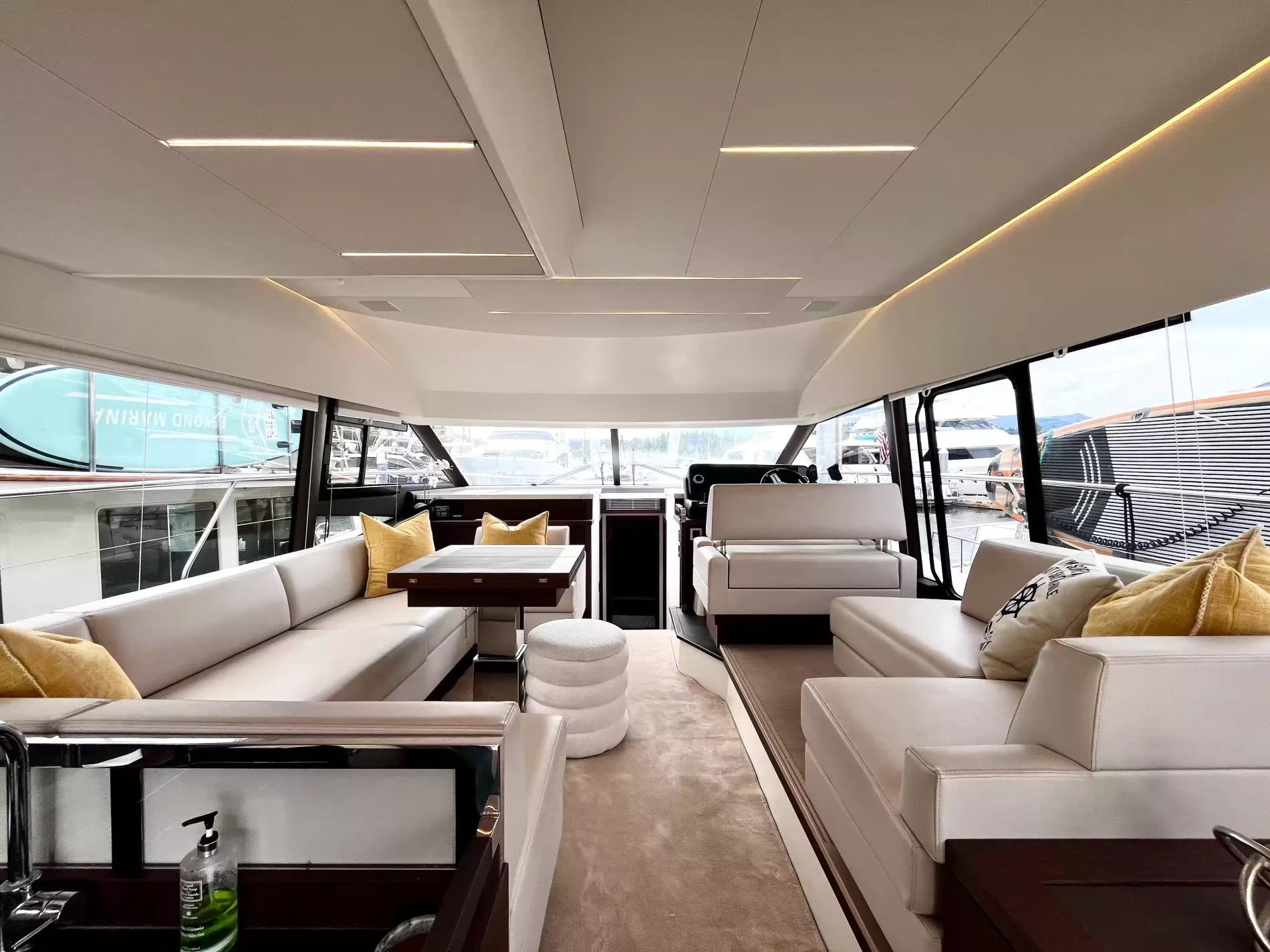 Pre-Owned 2021 Prestige yachts 520 Fly for Sale | Vancouver, BC | M&P Yacht Centre | 6a89202d2ef704f9af004a81