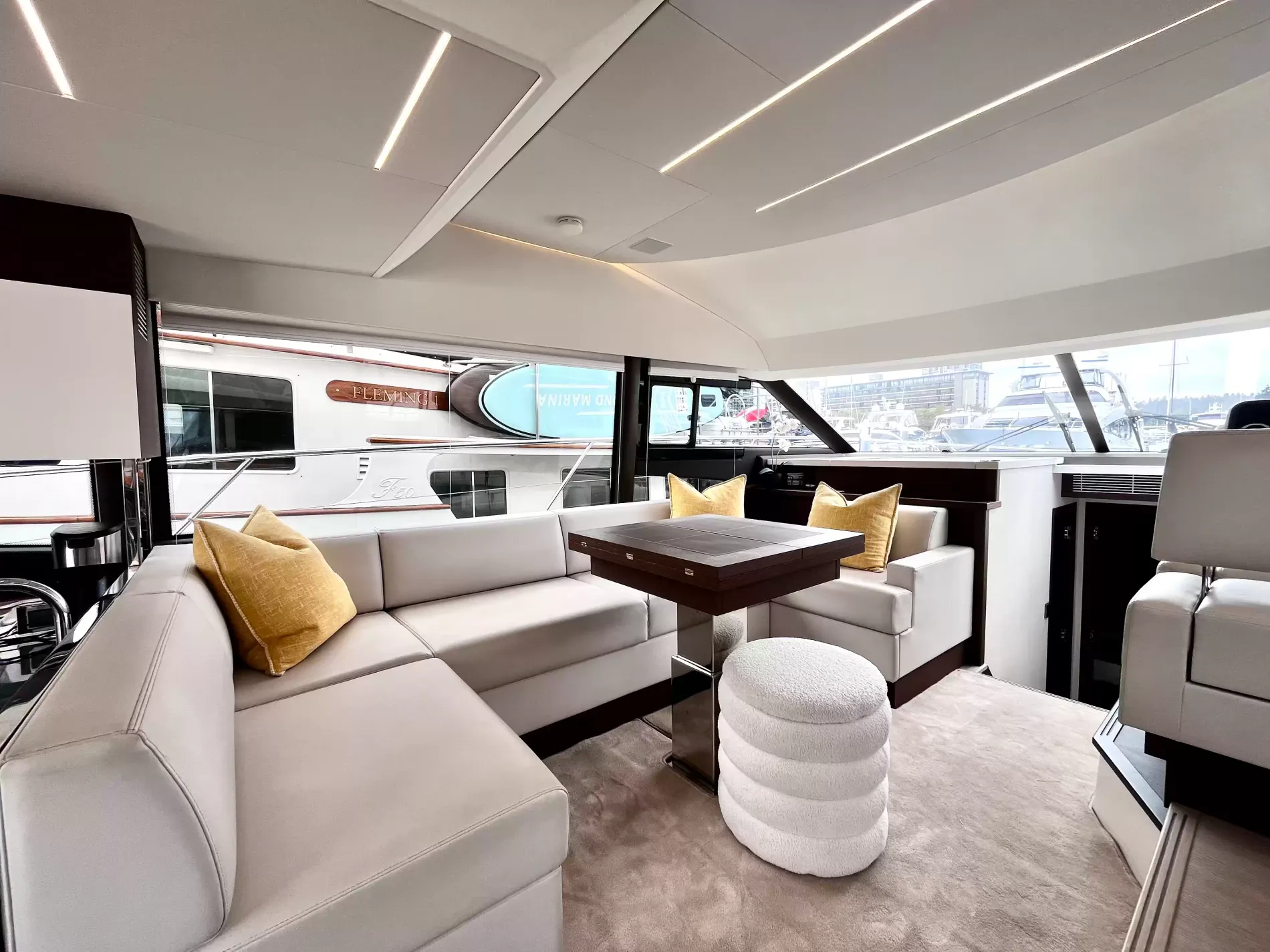 Pre-Owned 2021 Prestige yachts 520 Fly for Sale | Vancouver, BC | M&P Yacht Centre | 6a89202d2ef704f9af004a81