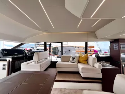 Pre-Owned 2021 Prestige yachts 520 Fly for Sale | Vancouver, BC | M&P Yacht Centre | 6a89202d2ef704f9af004a81