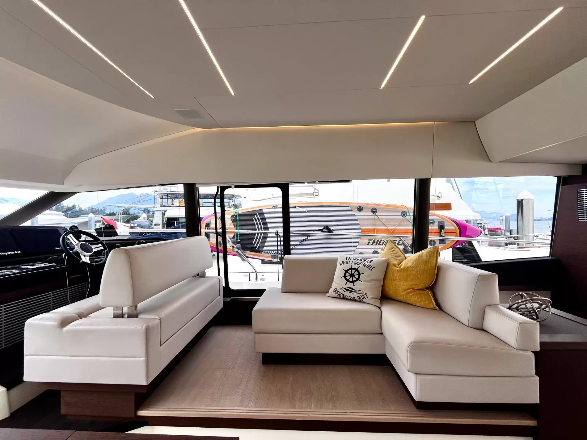 Pre-Owned 2021 Prestige yachts 520 Fly for Sale | Vancouver, BC | M&P Yacht Centre | 6a89202d2ef704f9af004a81