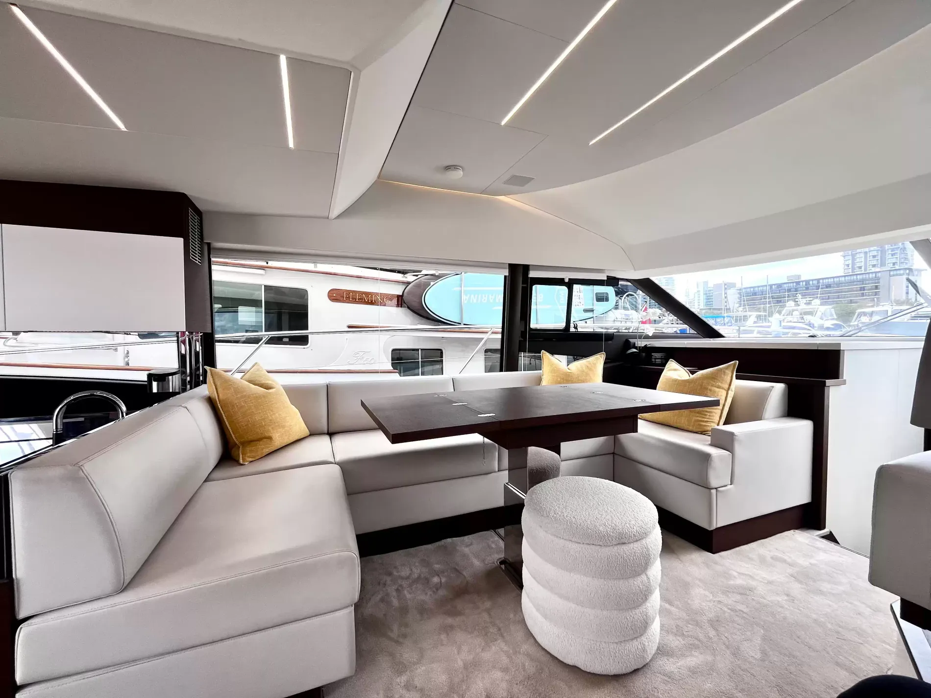 Pre-Owned 2021 Prestige yachts 520 Fly for Sale | Vancouver, BC | M&P Yacht Centre | 6a89202d2ef704f9af004a81