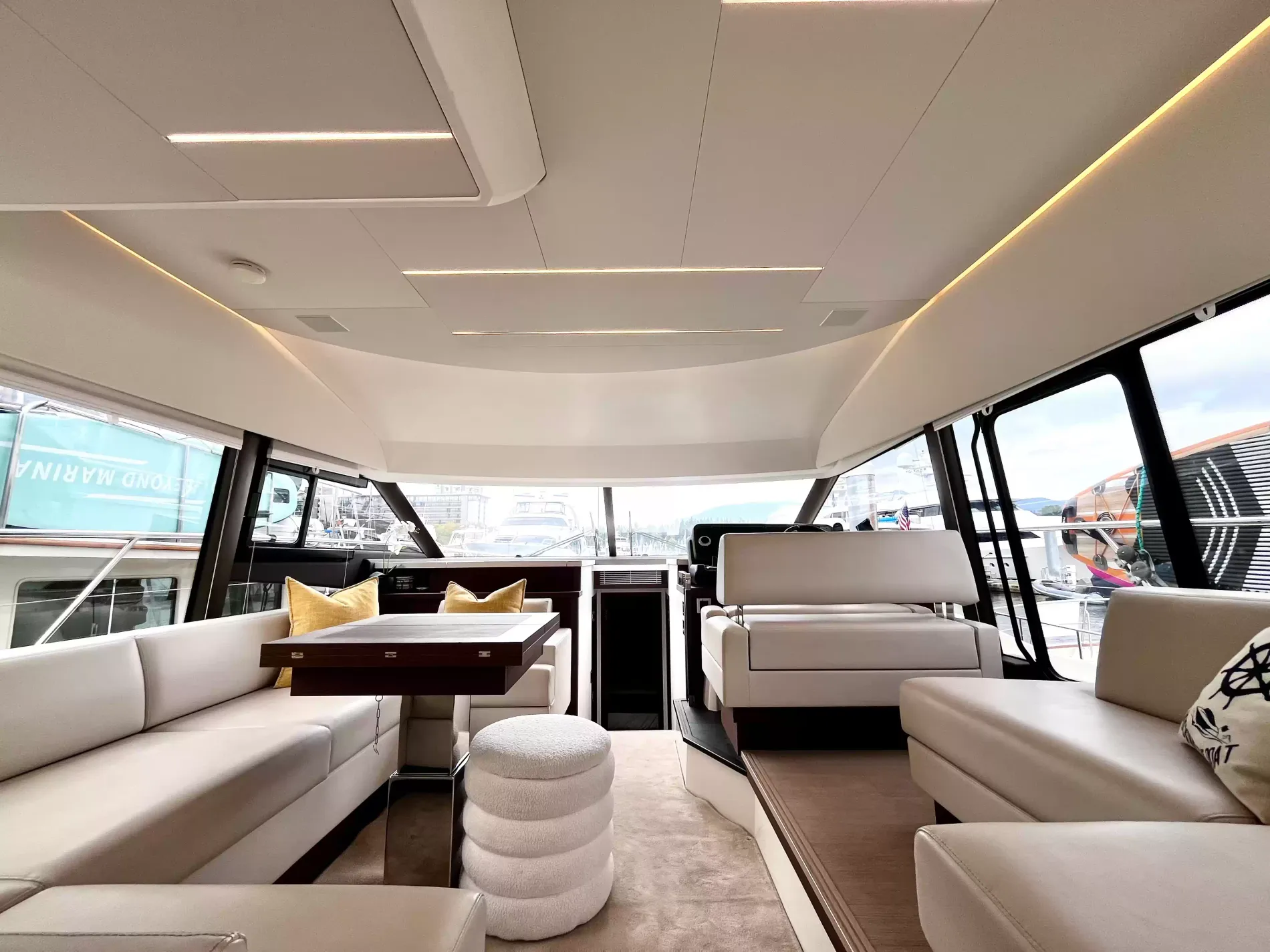 Pre-Owned 2021 Prestige yachts 520 Fly for Sale | Vancouver, BC | M&P Yacht Centre | 6a89202d2ef704f9af004a81